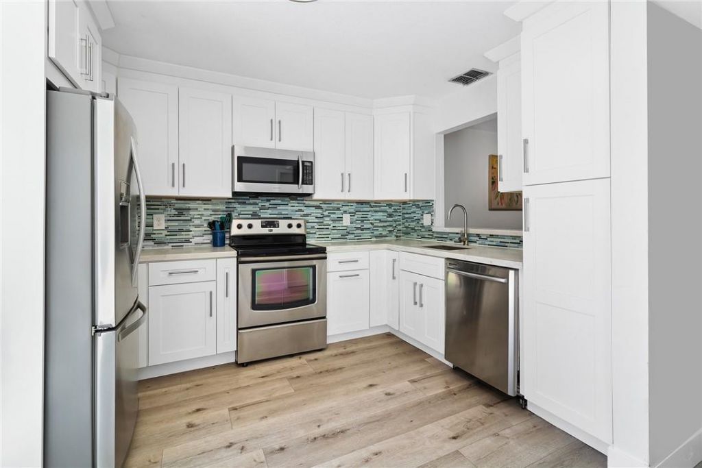 324 City View Drive, Fort Lauderdale, FL 33311 Photo