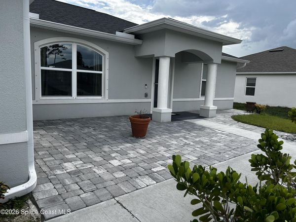 598 Brickell Street SE, Melbourne, FL 32908