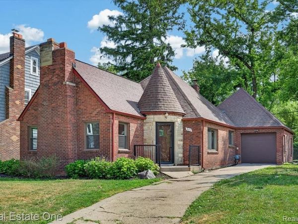 207 Navajo Avenue , Pontiac, MI 48341