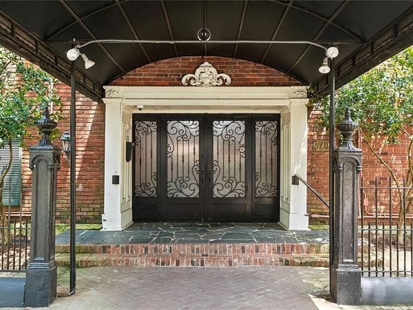 3201 ST CHARLES Avenue, Unit 302, New Orleans, LA 70115