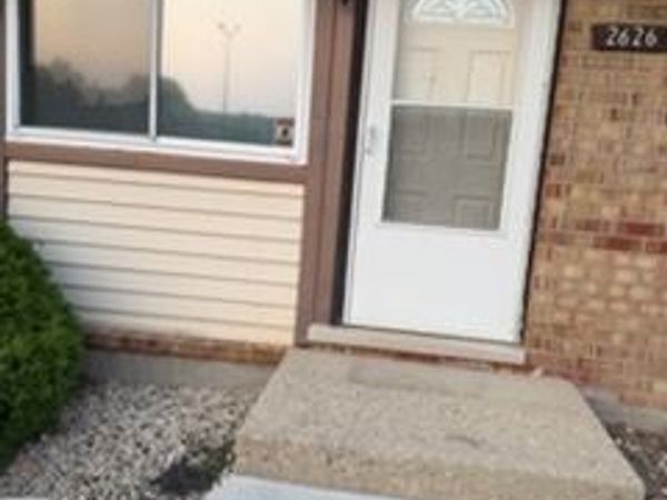 2626 Woodview Court , Unit 2626, Waukegan, IL 60087
