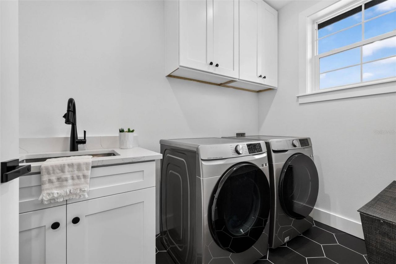 1717 Massachusetts Avenue Ne, Saint Petersburg, FL 33703 Photo