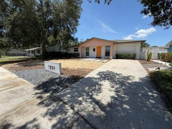 7904 WOODVINE CIRCLE , TAMPA, FL 33615
