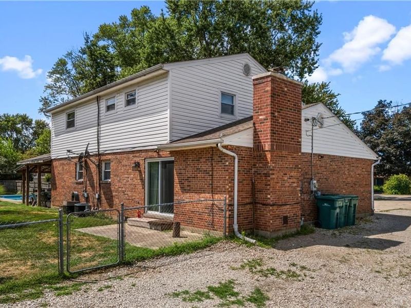 8878 Twincreek Drive, Franklin, OH 45005 Photo 2