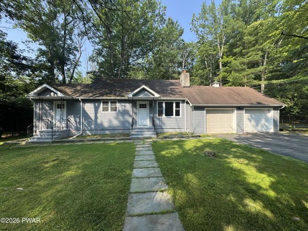 6 Oak Drive , Lakeville, PA 18438