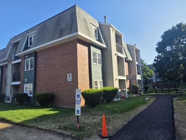 302 Knights Bridge Drive, Unit 302, Nashua, NH 03063