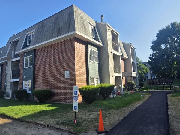 302 Knights Bridge Drive, Unit 302, Nashua, NH 03063