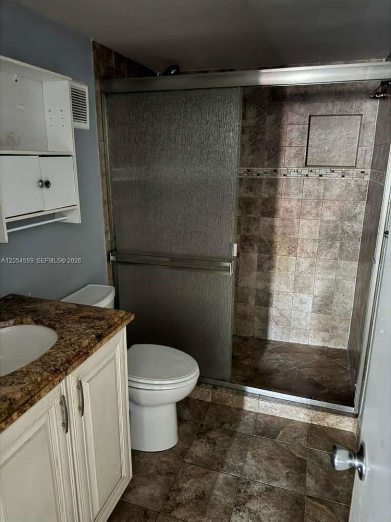 380 E Laurel Dr , Unit 4D, Margate, FL 33063 Photo