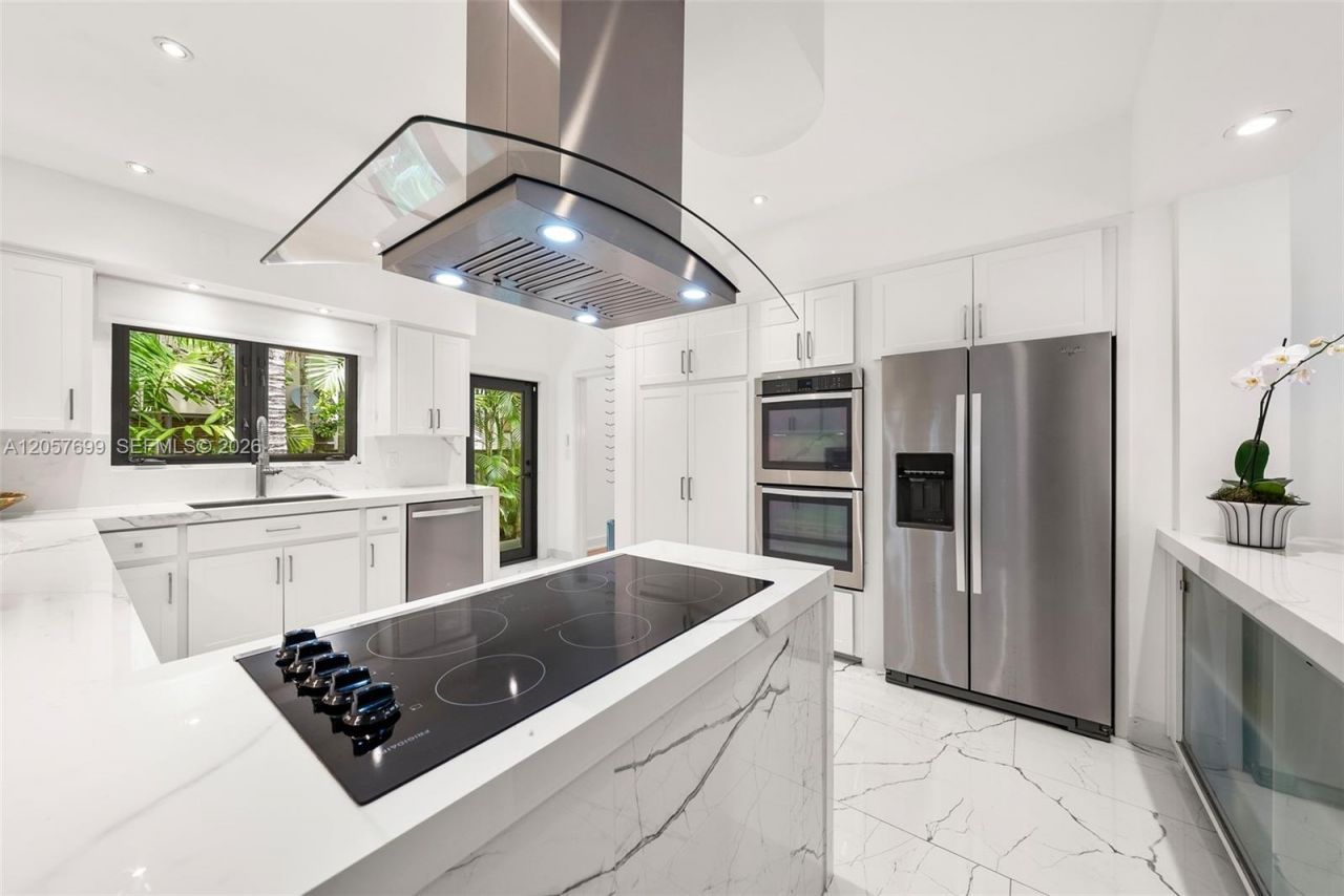 641 Island Rd, Miami, FL 33137 Photo