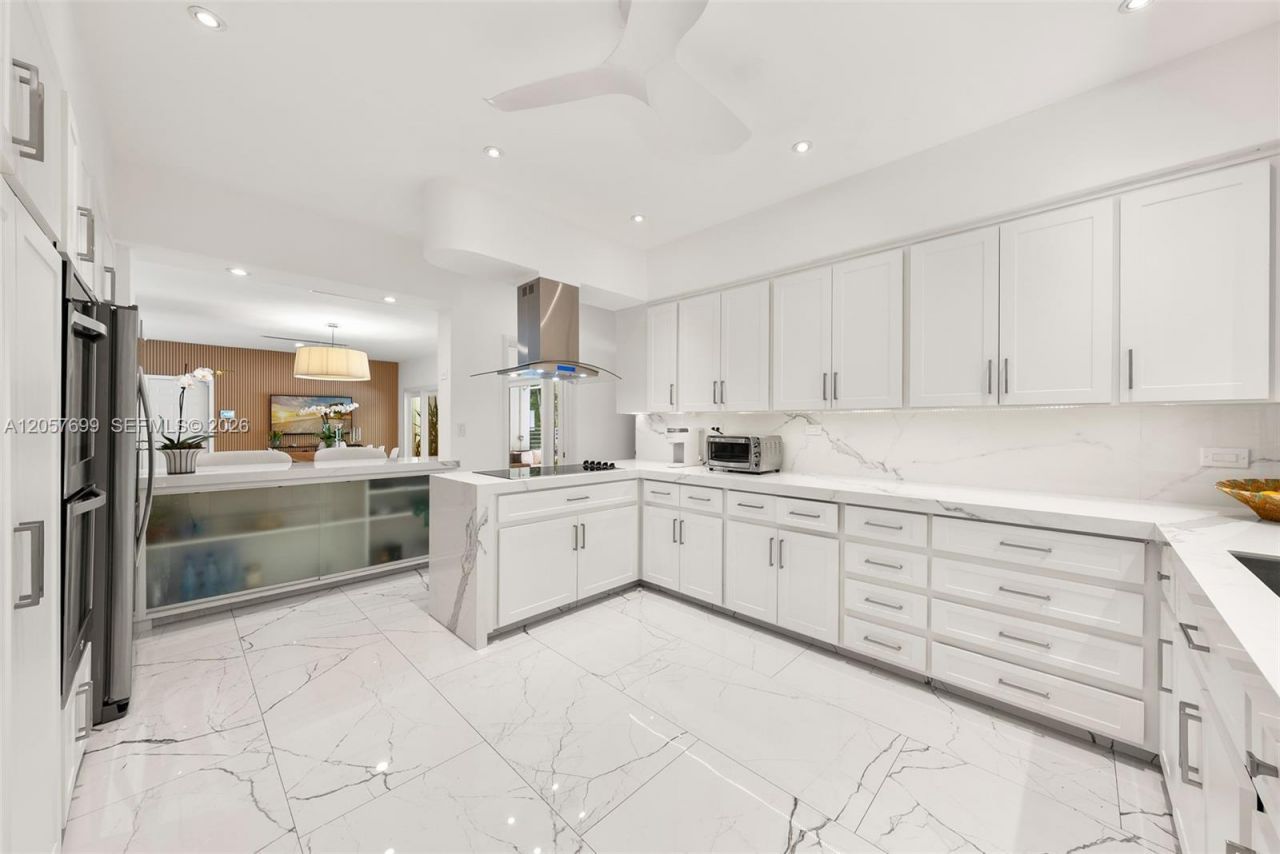 641 Island Rd, Miami, FL 33137 Photo
