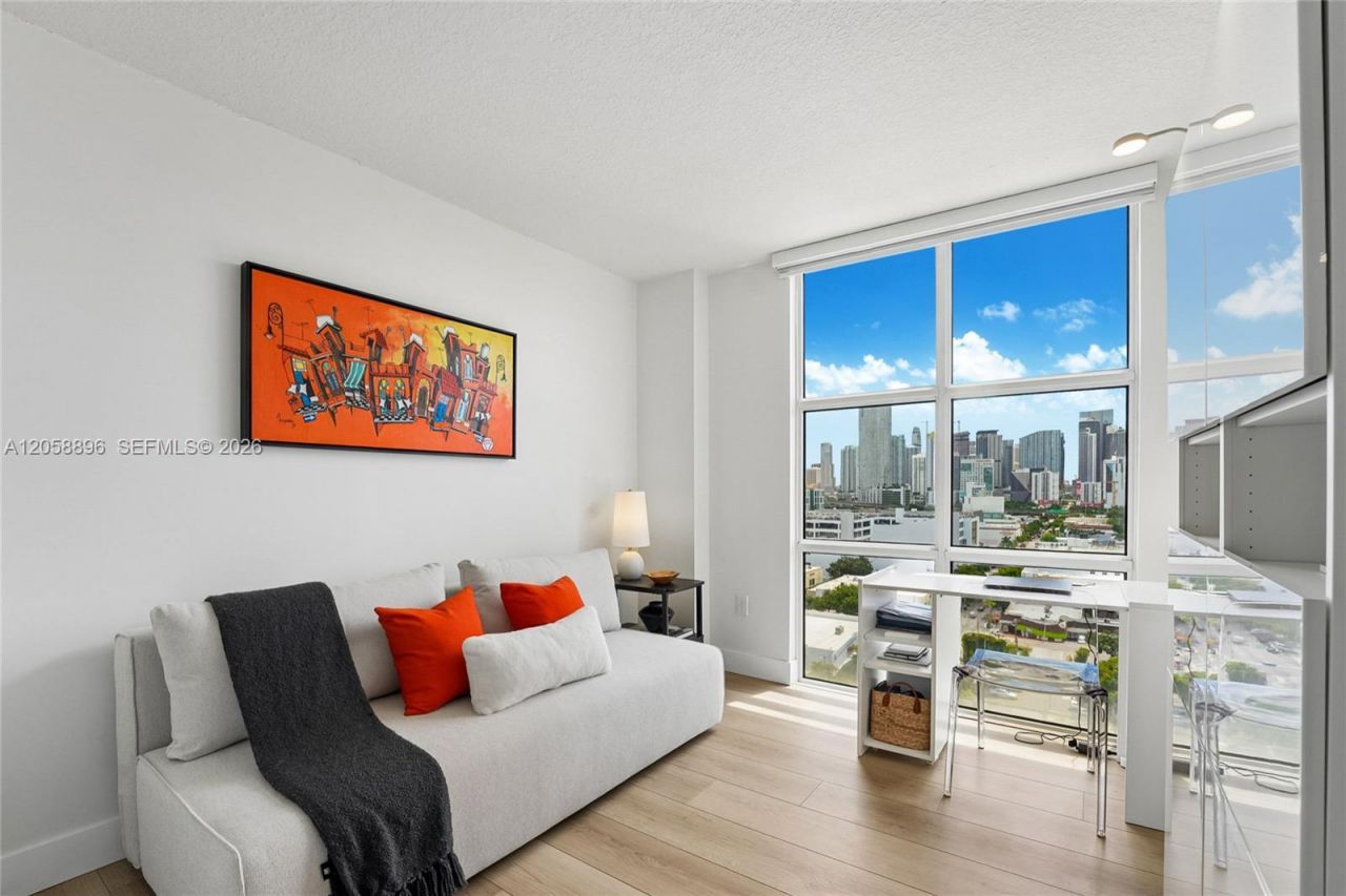 900 SW 8th St , Unit 1609, Miami, FL 33130 Photo
