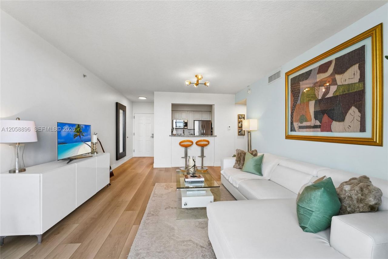 900 SW 8th St , Unit 1609, Miami, FL 33130 Photo