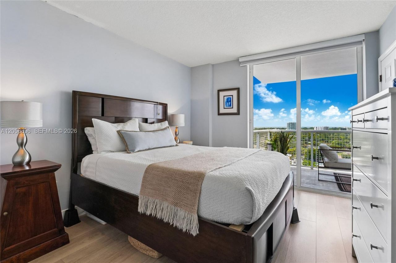 900 SW 8th St , Unit 1609, Miami, FL 33130 Photo