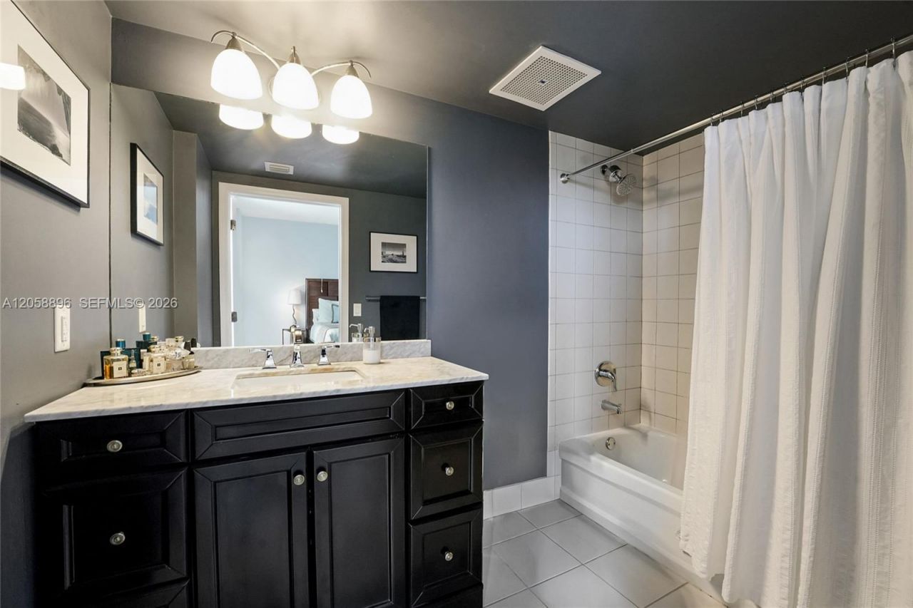 900 SW 8th St , Unit 1609, Miami, FL 33130 Photo