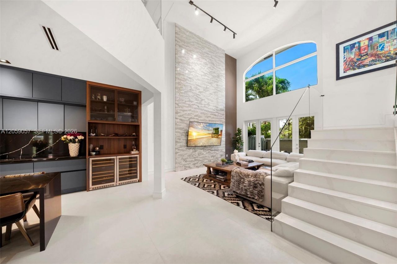 4027 194th Trl, Sunny Isles Beach, FL 33160 Photo