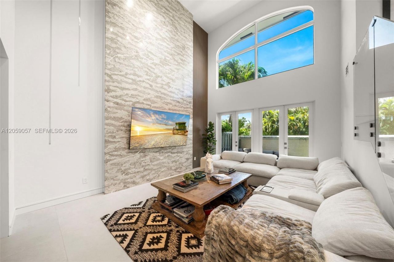 4027 194th Trl, Sunny Isles Beach, FL 33160 Photo