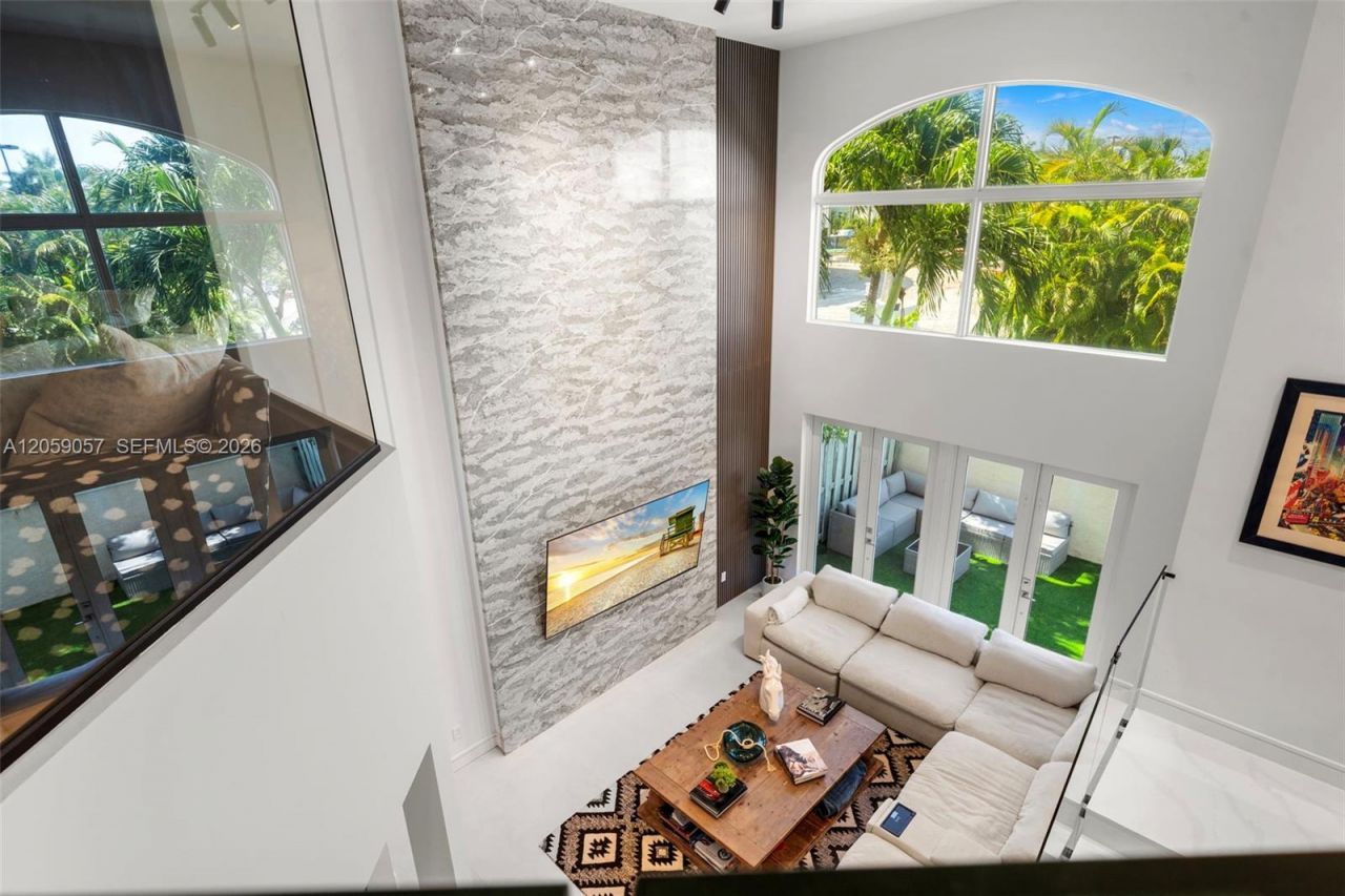 4027 194th Trl, Sunny Isles Beach, FL 33160 Photo