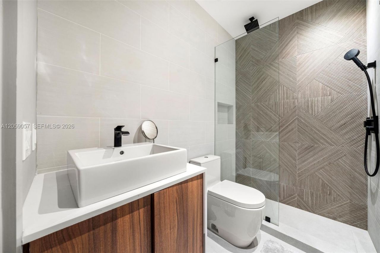 4027 194th Trl, Sunny Isles Beach, FL 33160 Photo