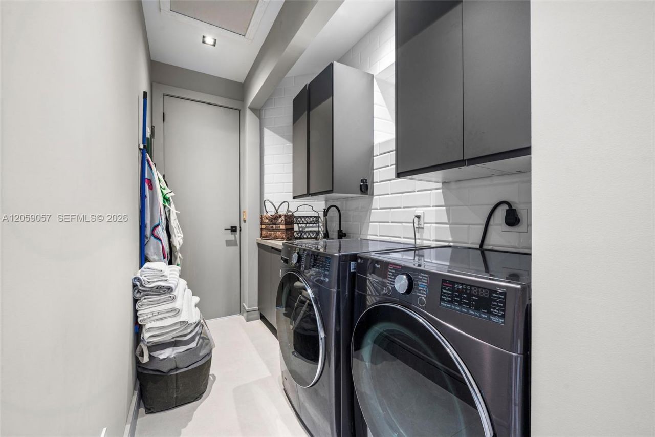 4027 194th Trl, Sunny Isles Beach, FL 33160 Photo