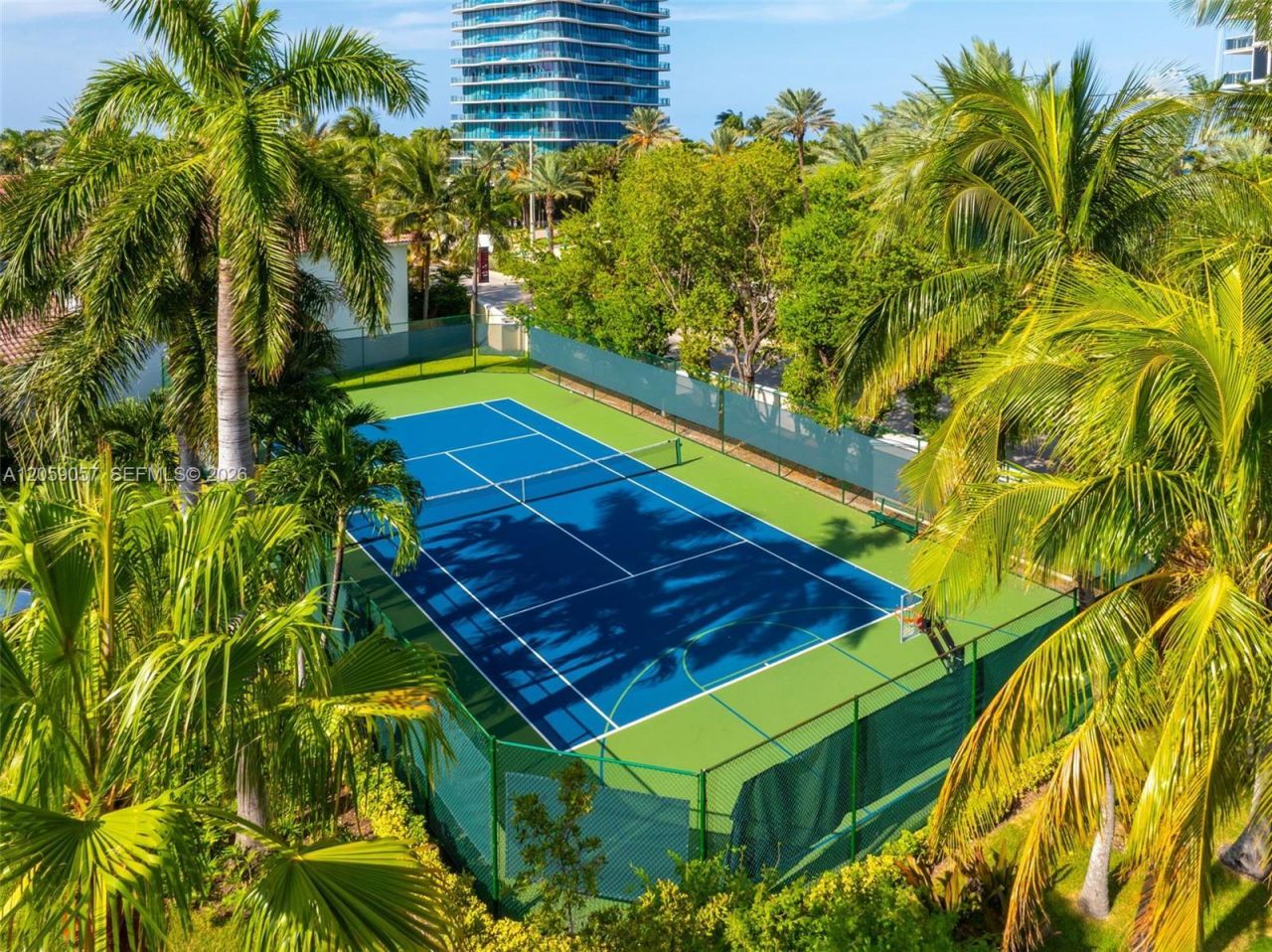 4027 194th Trl, Sunny Isles Beach, FL 33160 Photo