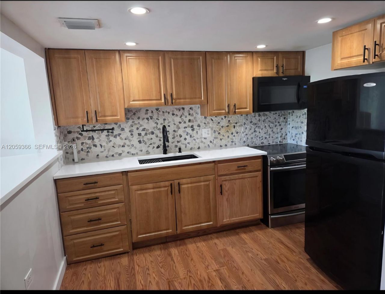 3750 Inverrary Dr , Unit 2B, Lauderhill, FL 33319 Photo
