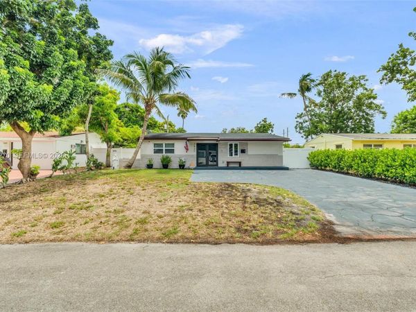 7420 Hope St , Hollywood, FL 33024