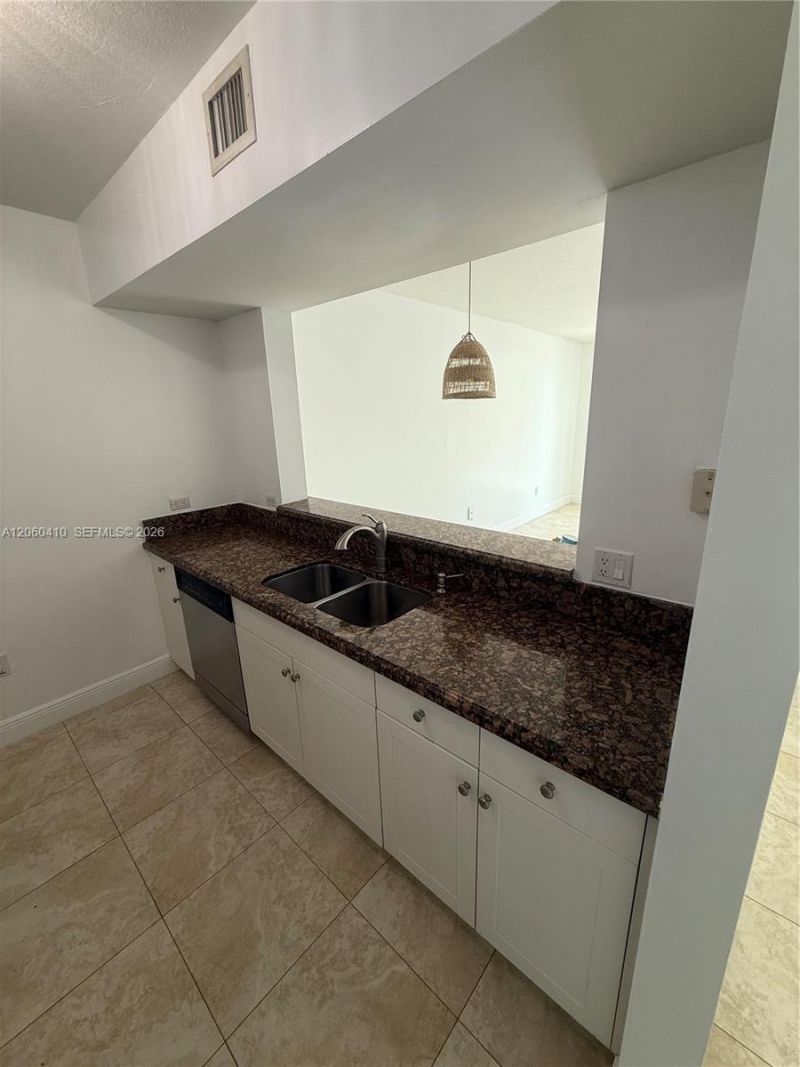 117 NW 42nd Ave , Unit 602, Miami, FL 33126 Photo