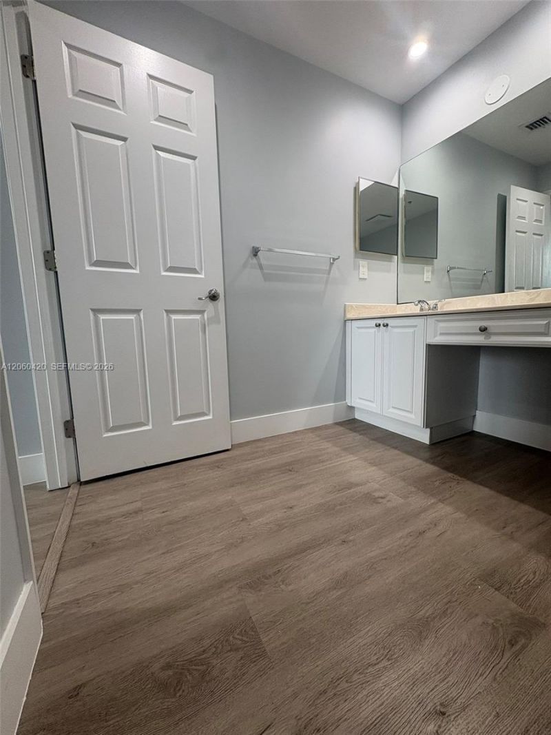 2100 Greenview Shores Blvd , Unit 513, Wellington, FL 33414 Photo