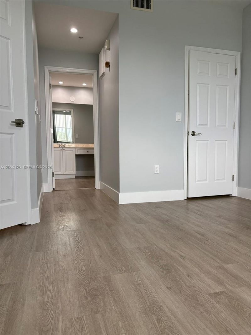2100 Greenview Shores Blvd , Unit 513, Wellington, FL 33414 Photo