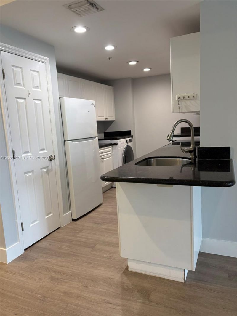 2100 Greenview Shores Blvd , Unit 513, Wellington, FL 33414 Photo