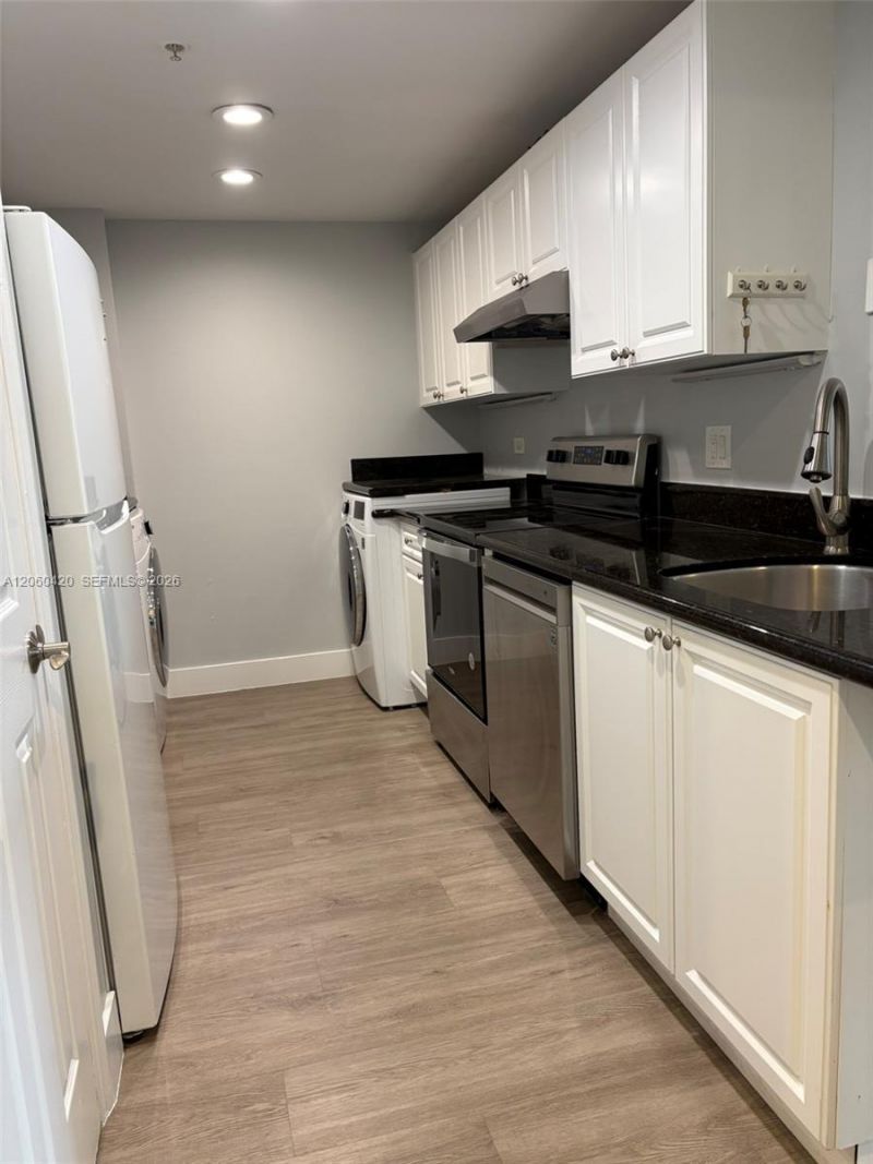 2100 Greenview Shores Blvd , Unit 513, Wellington, FL 33414 Photo