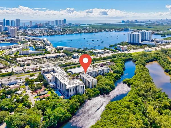 17890 W Dixie Hwy, Unit 203, North Miami Beach, FL 33160