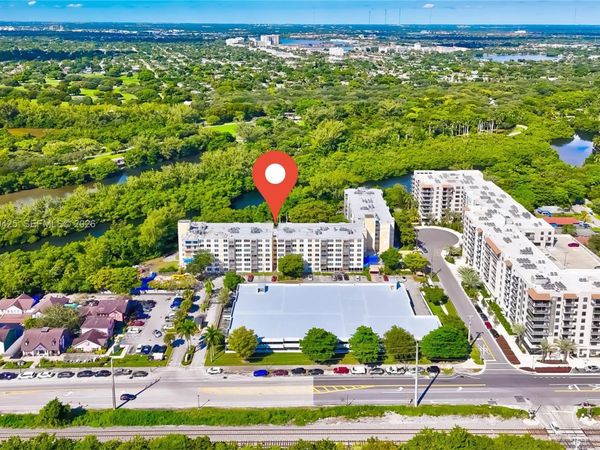 17890 W Dixie Hwy, Unit 203, North Miami Beach, FL 33160
