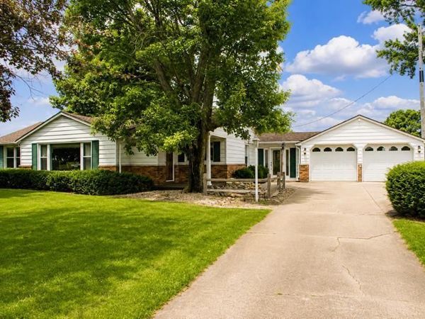 28234 M-60, Cassopolis, MI 49031