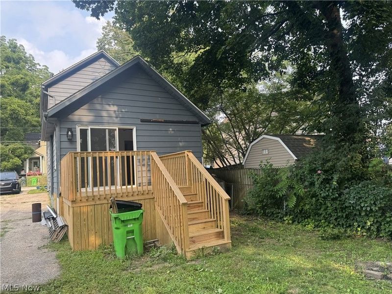 163 19th Street NW, Barberton, OH 44203 Photo 2