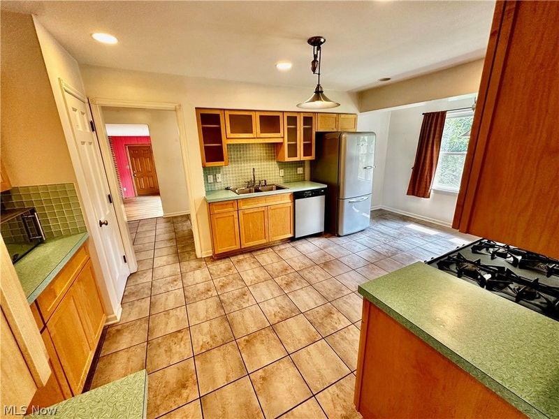 1160 Lisa Ann Drive, Akron, OH 44313 Photo 11