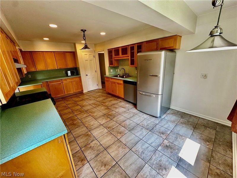 1160 Lisa Ann Drive, Akron, OH 44313 Photo 15