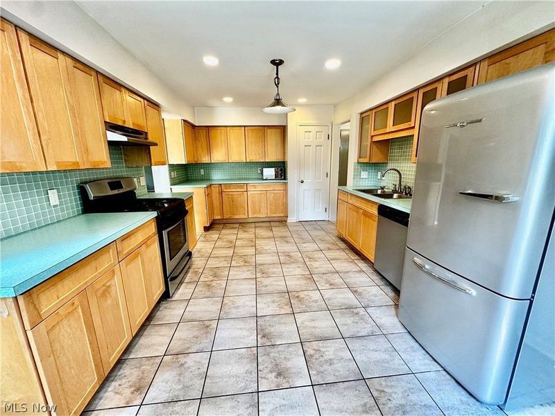 1160 Lisa Ann Drive, Akron, OH 44313 Photo 16