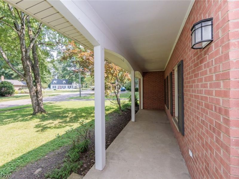 1160 Lisa Ann Drive, Akron, OH 44313 Photo 2