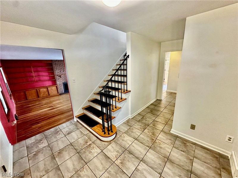 1160 Lisa Ann Drive, Akron, OH 44313 Photo 3