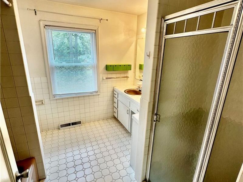 1160 Lisa Ann Drive, Akron, OH 44313 Photo 36