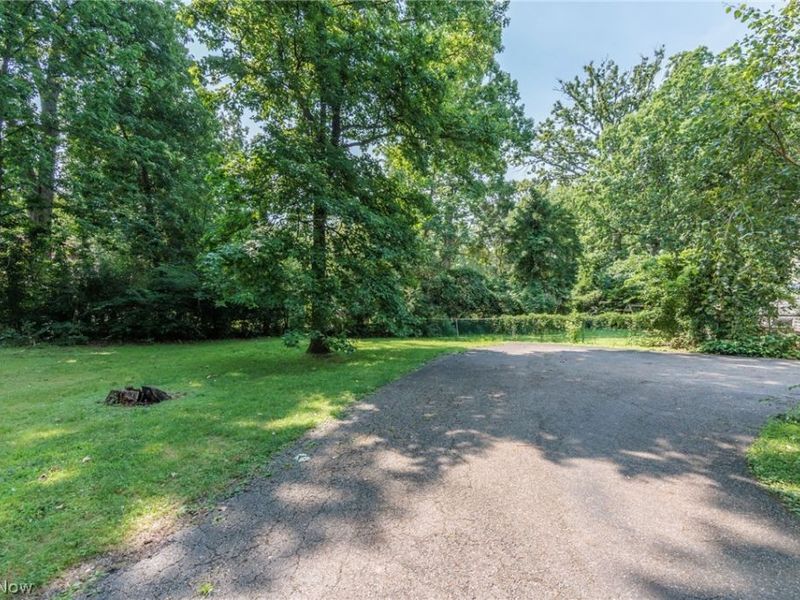 1160 Lisa Ann Drive, Akron, OH 44313 Photo 37