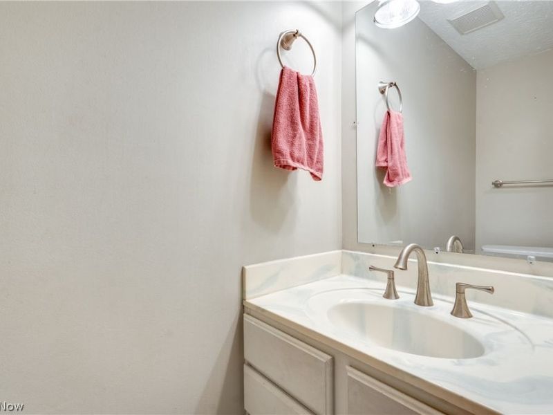 2510 Williamsburg Drive , Uniontown, OH 44685 Photo 12