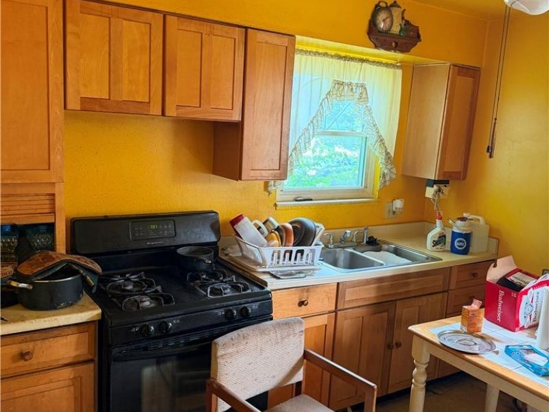 3036 Charles Carr Place, Cleveland, OH 44104 Photo 8