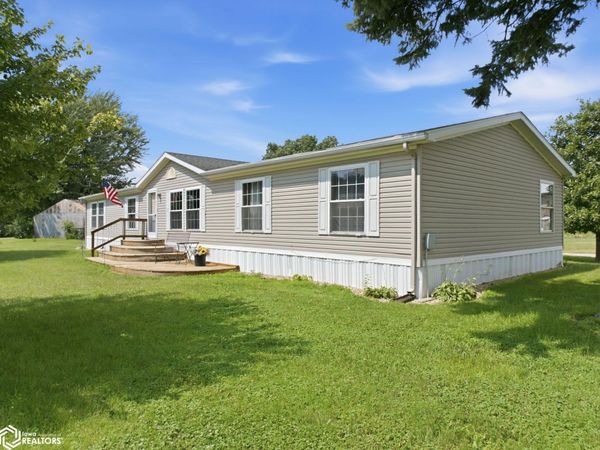 14870 300th Court, Mason City, IA 50401