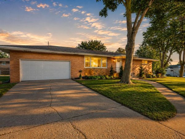 700 W 55th Avenue, Merrillville, IN 46410