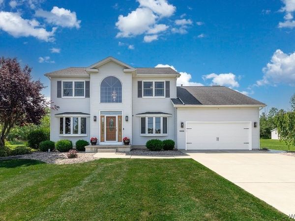 2540 Whitehaven Road, Grand Island, NY 14072