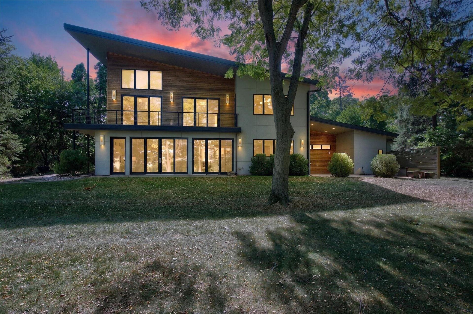 4061 Thornoaks Drive, Ann Arbor, MI 48104 Main Photo