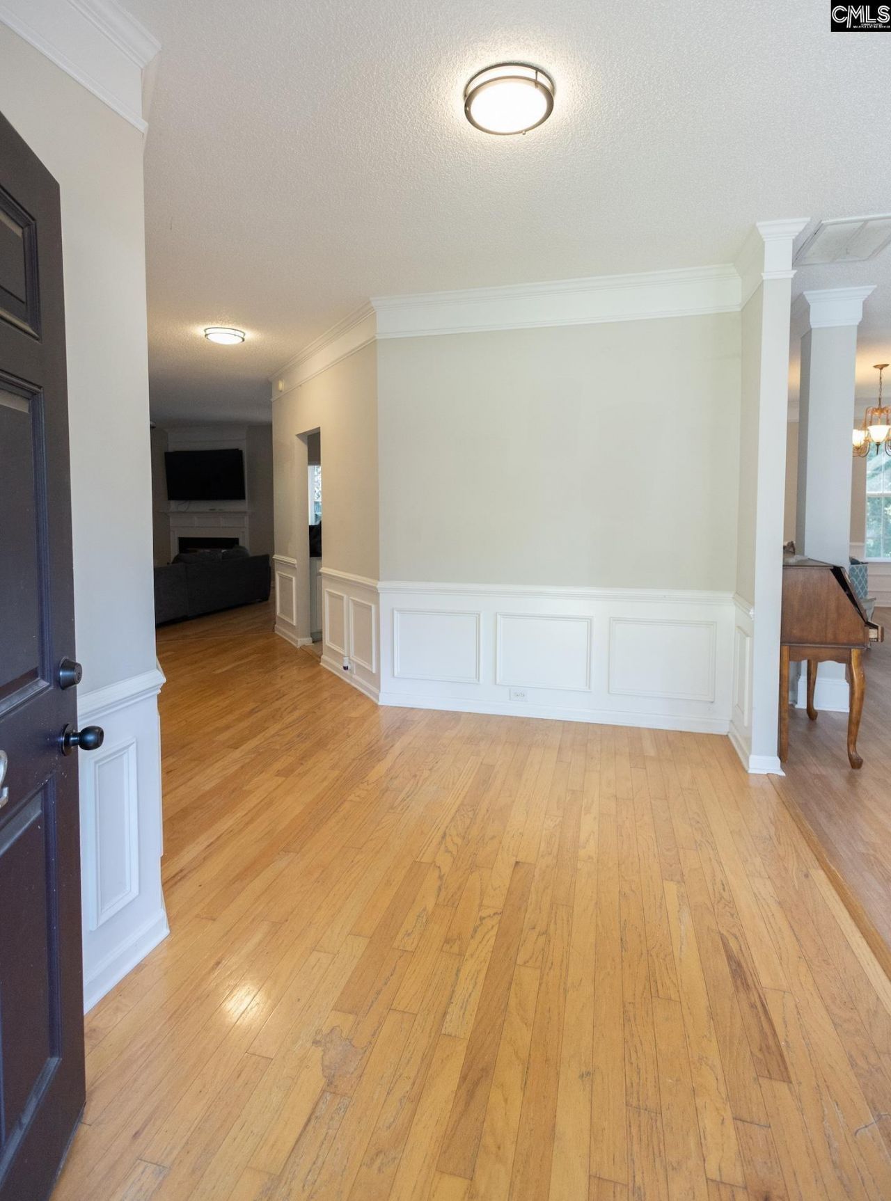 212 Lothrop Hill Road  Photo 4