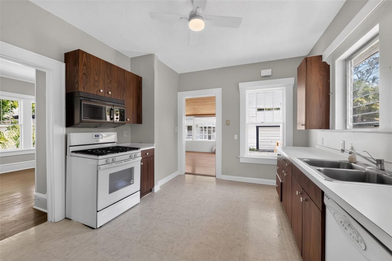 2233 11th Avenue W, Bradenton, FL 34205 Photo
